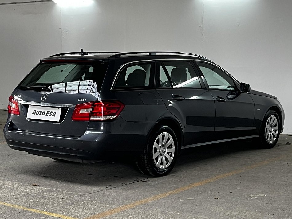 Mercedes-Benz Třída E 2.2 CDi  E200