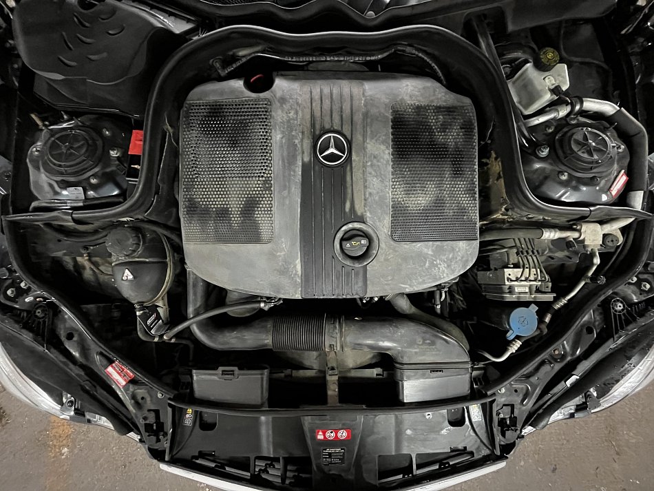 Mercedes-Benz Třída E 2.2 CDi  E200