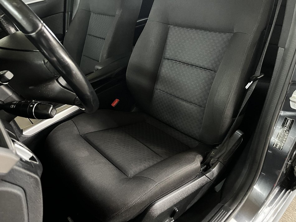 Mercedes-Benz Třída E 2.2 CDi  E200