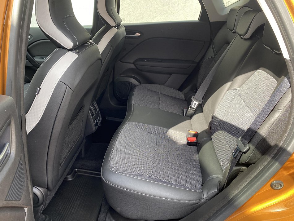 Renault Captur 1.3i Intense