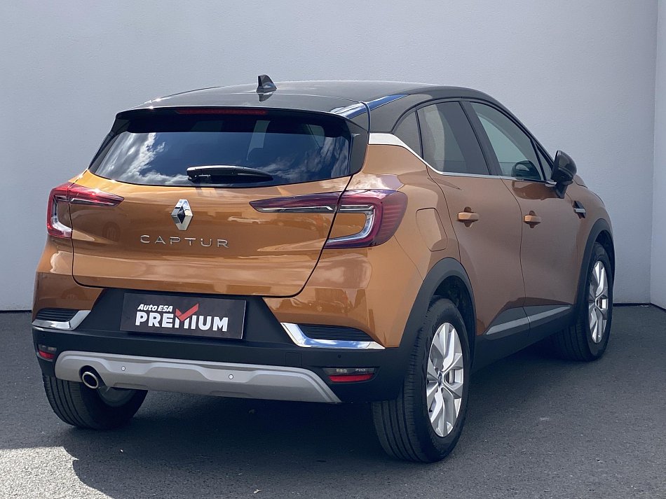 Renault Captur 1.3i Intense