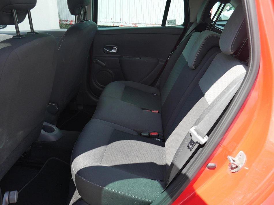 Renault Clio 1.2 16V 