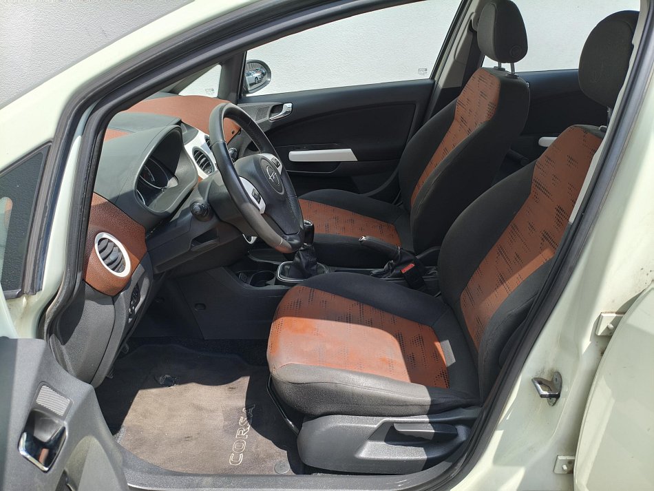 Opel Corsa 1.4i 