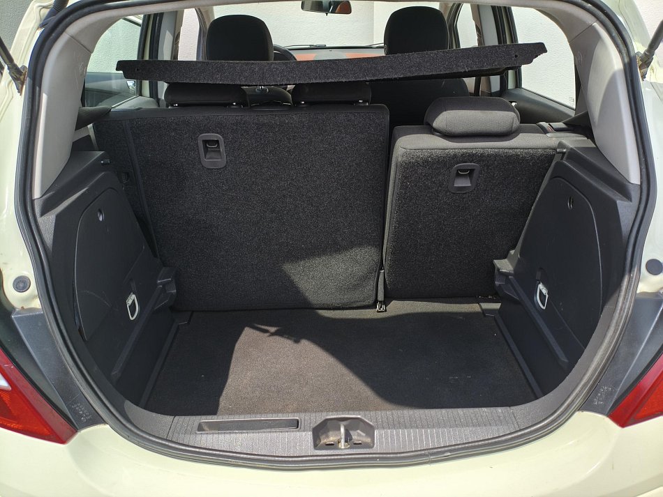 Opel Corsa 1.4i 