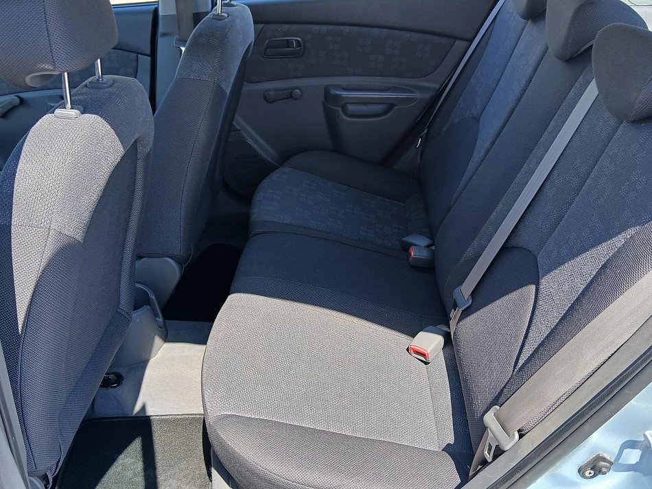 Kia Rio 1.4i 