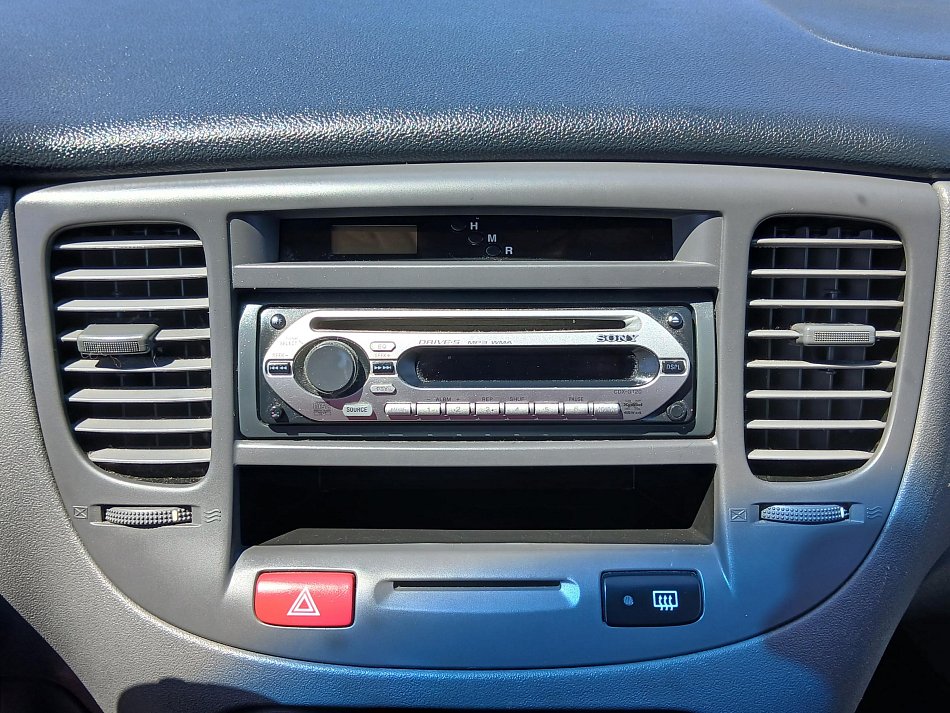 Kia Rio 1.4i 