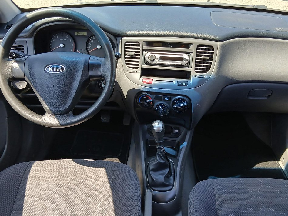 Kia Rio 1.4i 