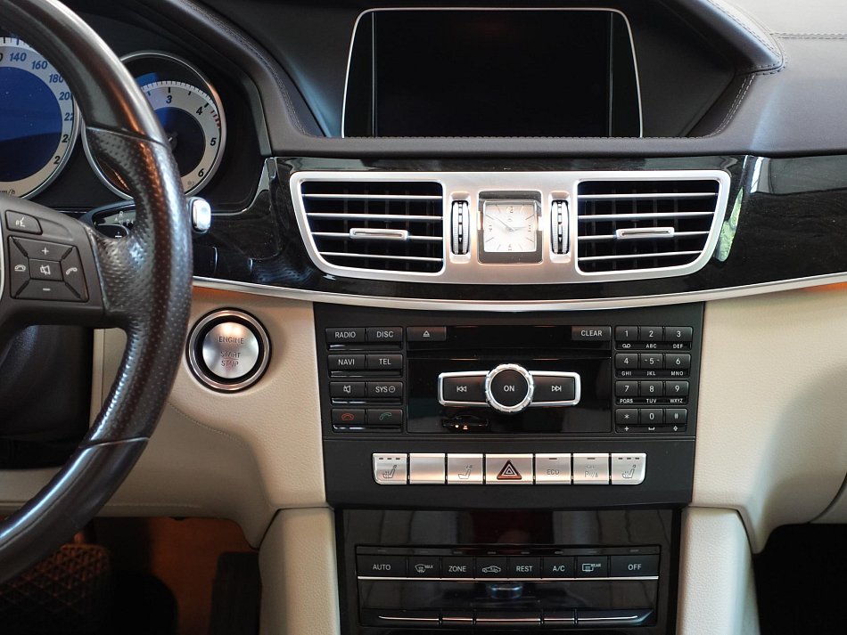 Mercedes-Benz Třída E 3.0CDi  E350 BLUETEC