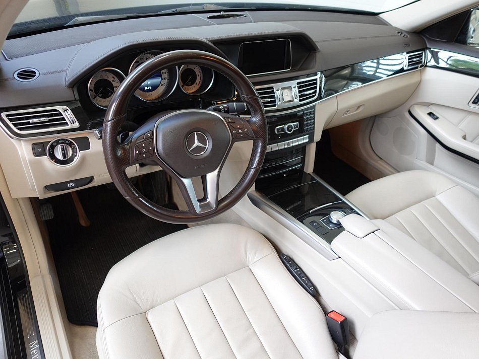 Mercedes-Benz Třída E 3.0CDi  E350 BLUETEC