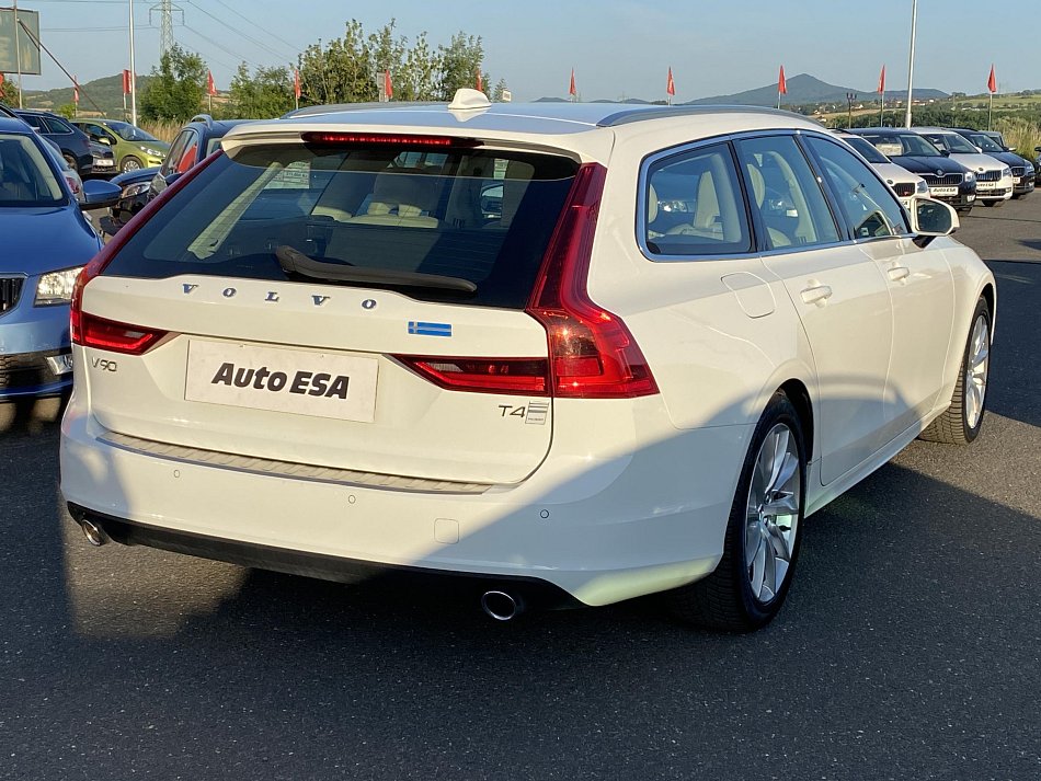 Volvo V90 2.0 i 