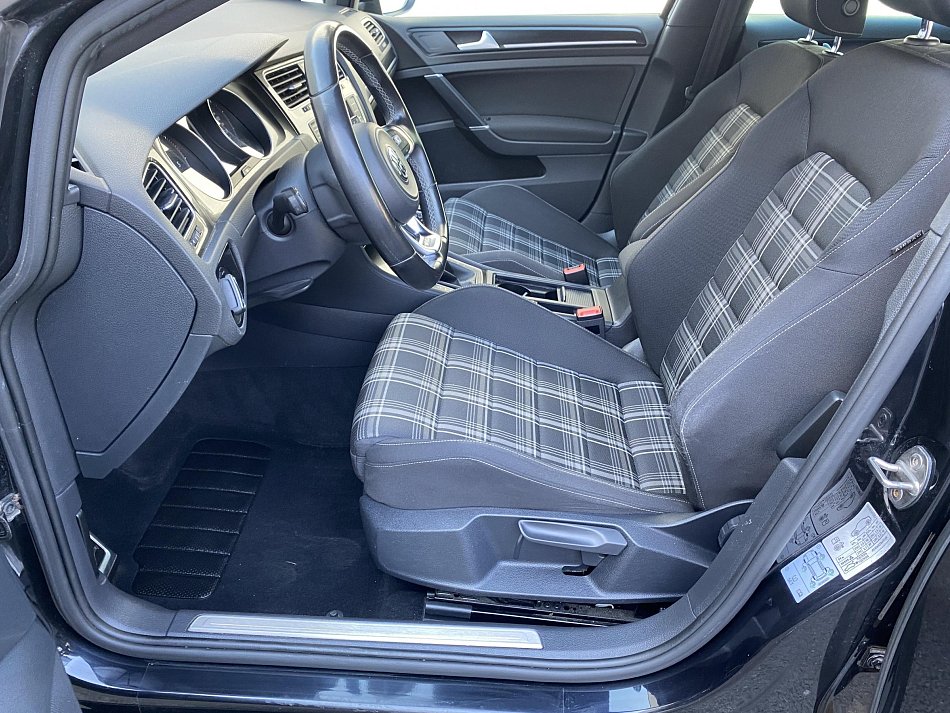 Volkswagen Golf 2.0TDi GTD