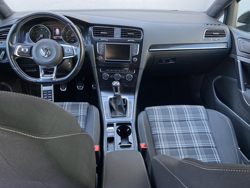 Volkswagen Golf 2.0TDi GTD