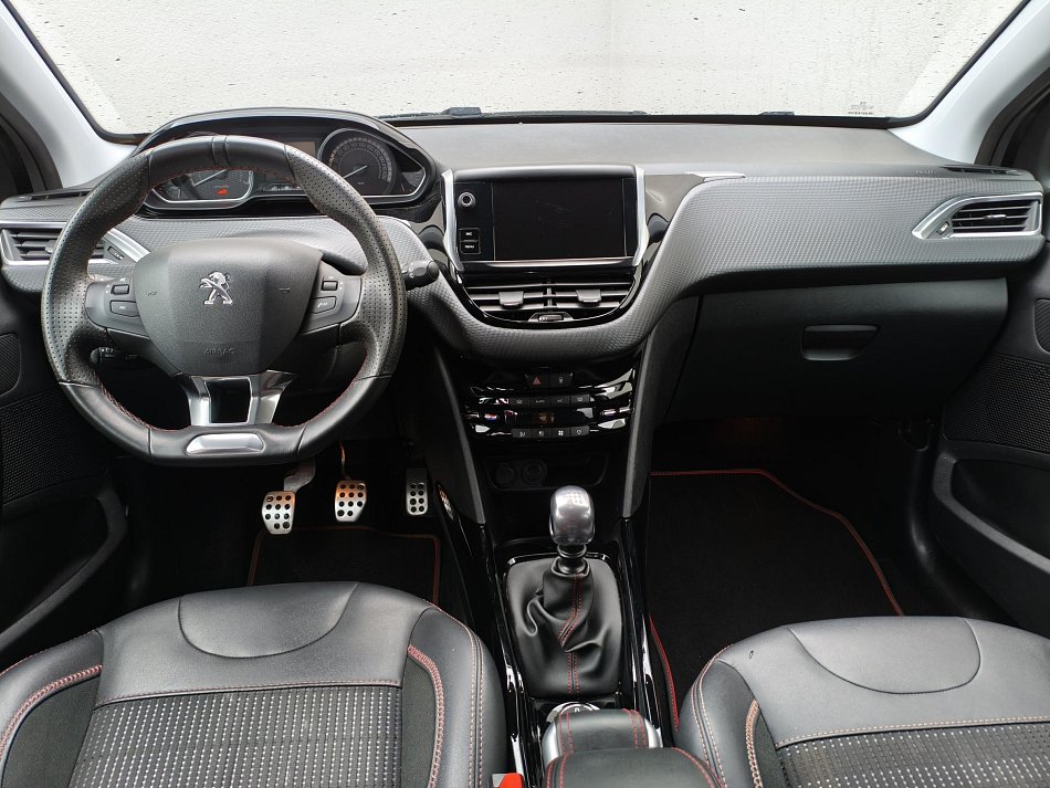 Peugeot 2008 1.2 PT GT Line