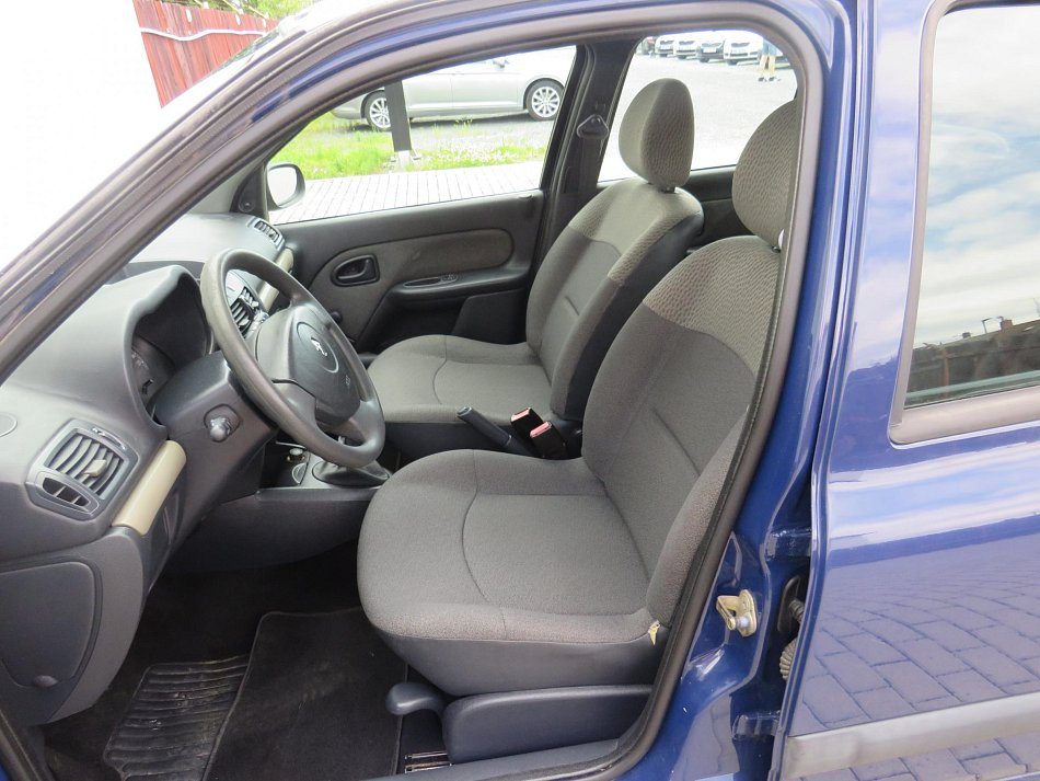 Renault Clio 1.2i 