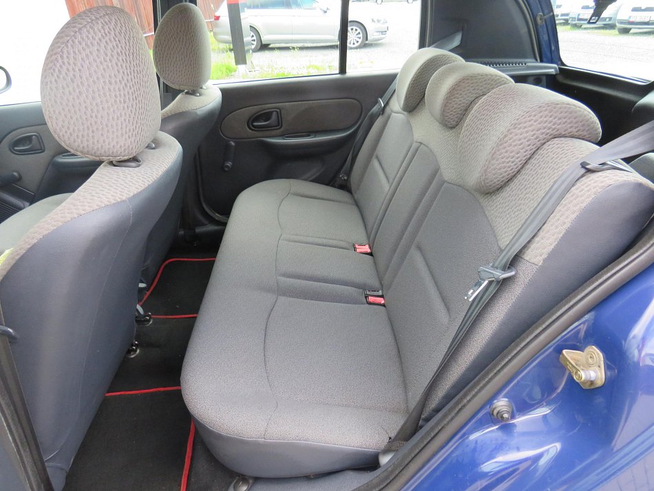 Renault Clio 1.2i 