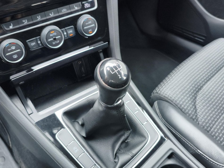 Volkswagen Golf 1.6TDi Highline