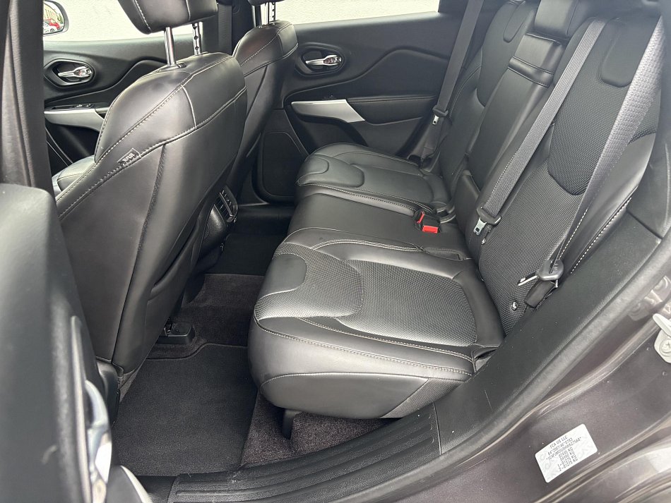 Jeep Cherokee 2.2TD NightEagle 4x4