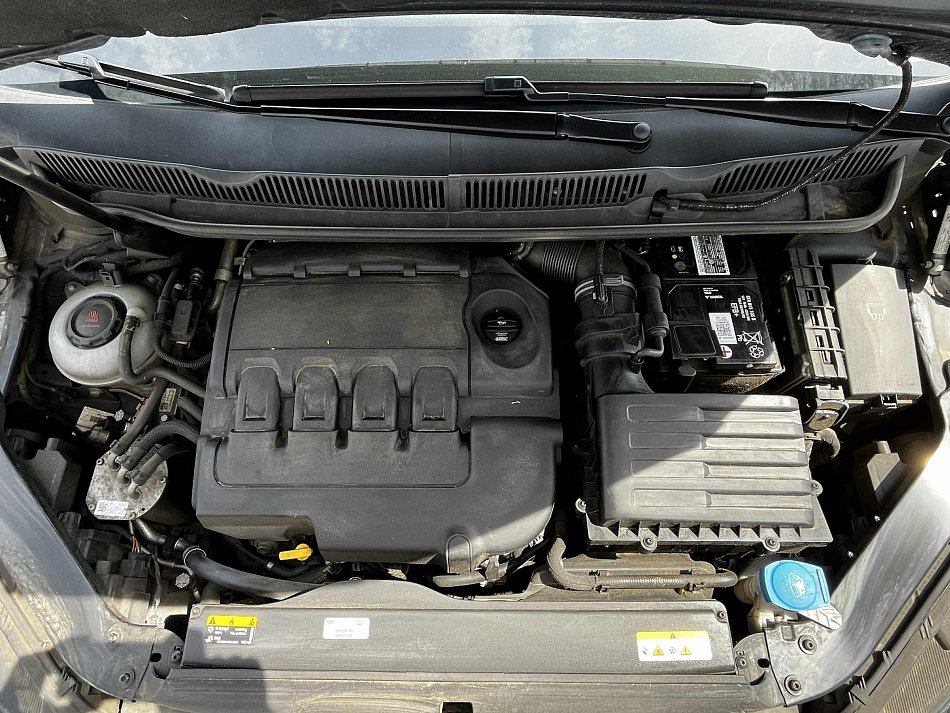 Volkswagen Touran 2.0 TDi R-Line 7míst
