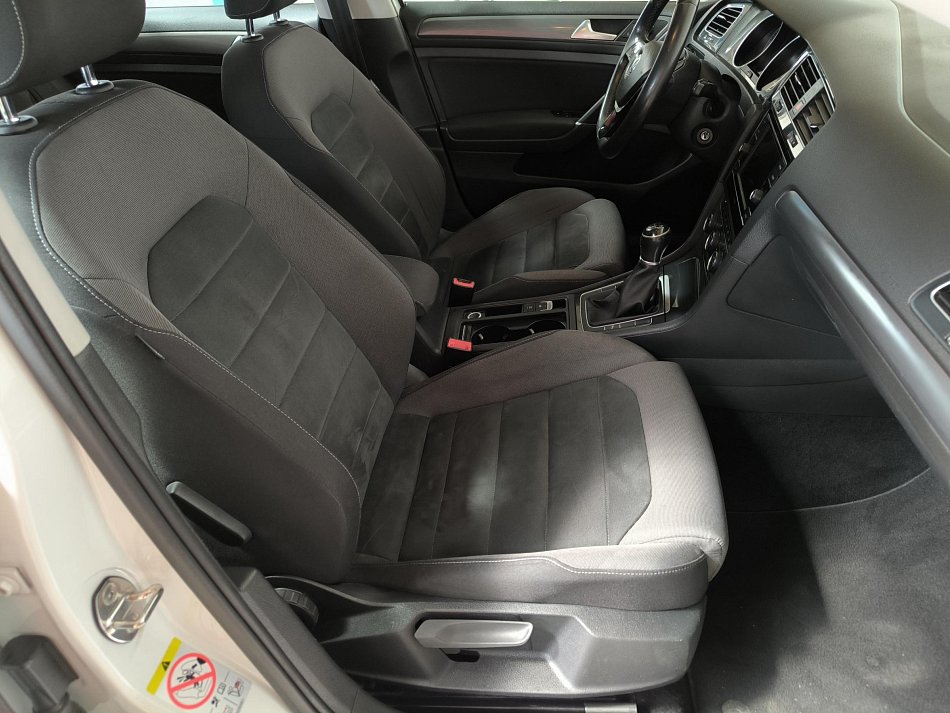 Volkswagen Golf 2.0 TDi 