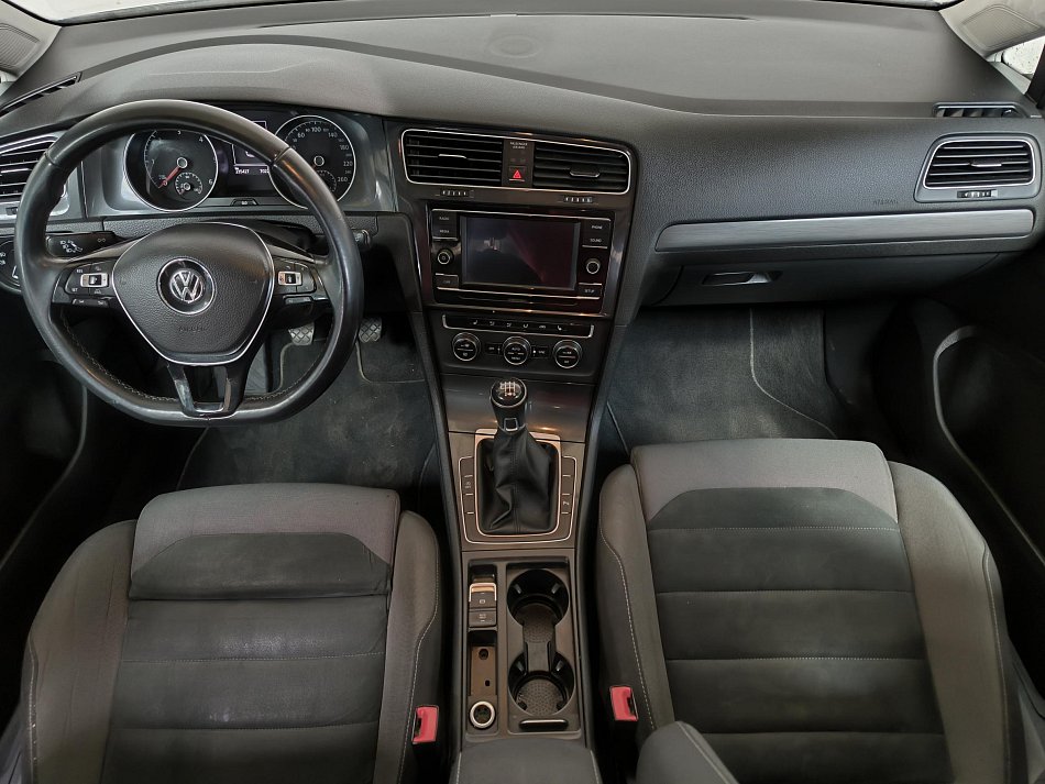 Volkswagen Golf 2.0 TDi 