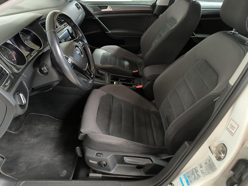 Volkswagen Golf 2.0 TDi 