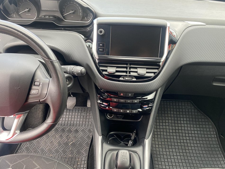 Peugeot 2008 1.2PT 
