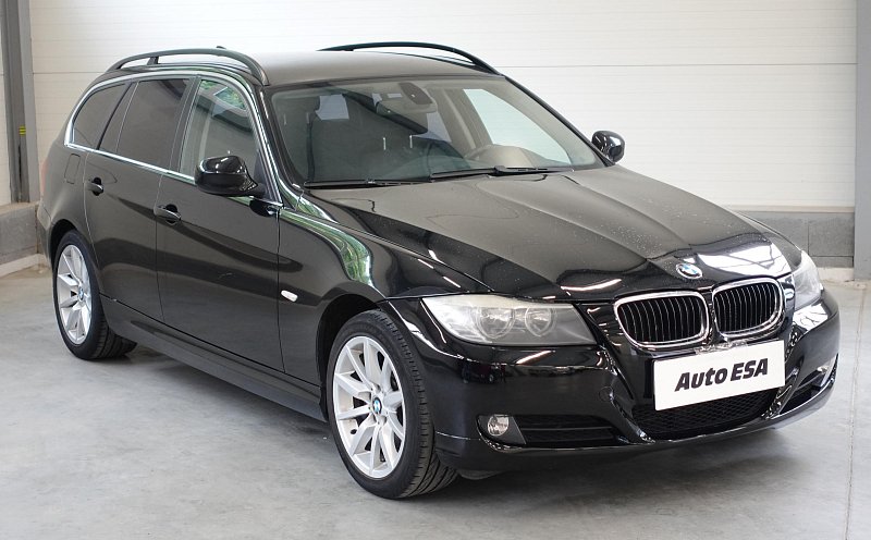 BMW Řada 3 3.0i  330Xi