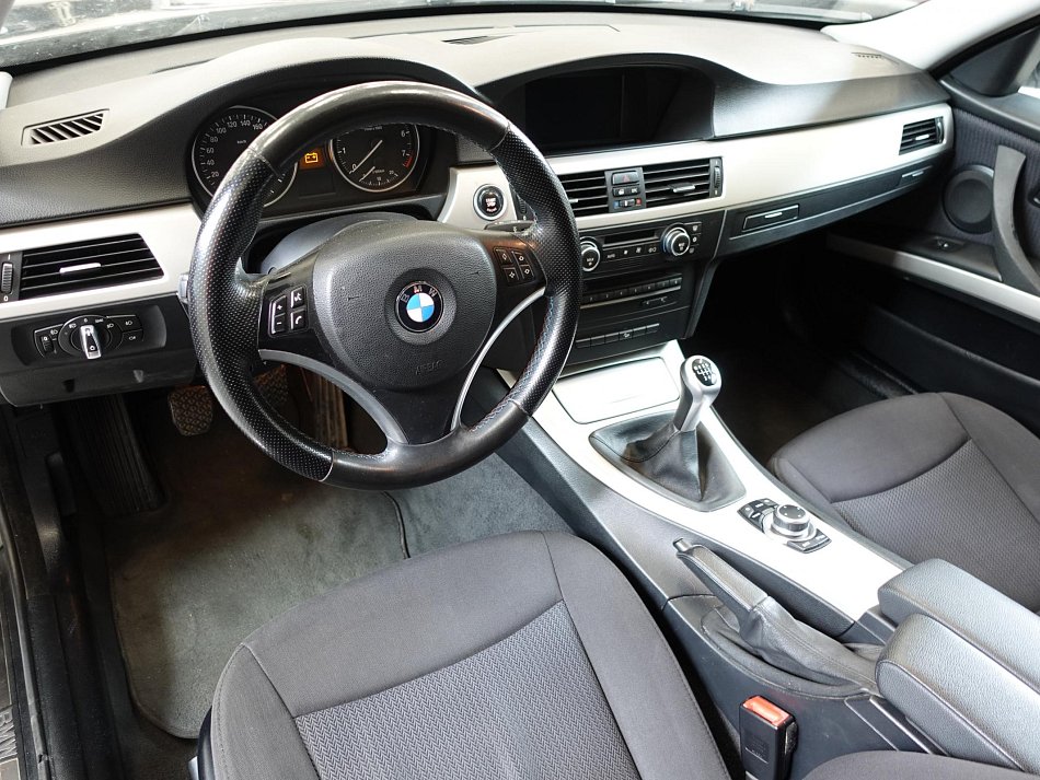 BMW Řada 3 3.0i  330Xi