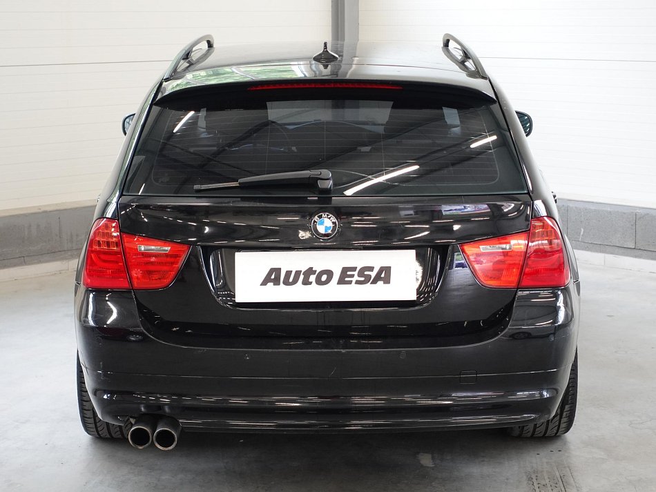 BMW Řada 3 3.0i  330Xi