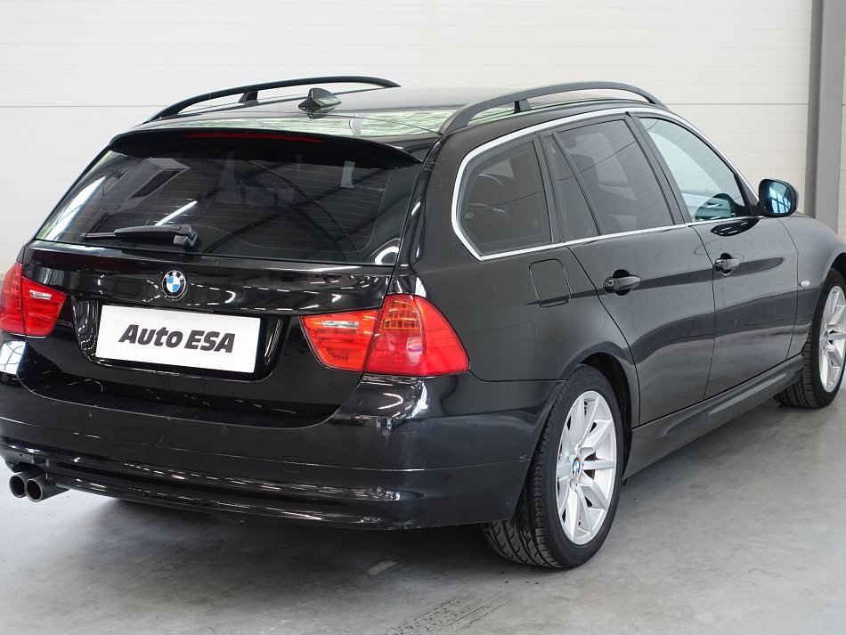 BMW Řada 3 3.0i  330Xi