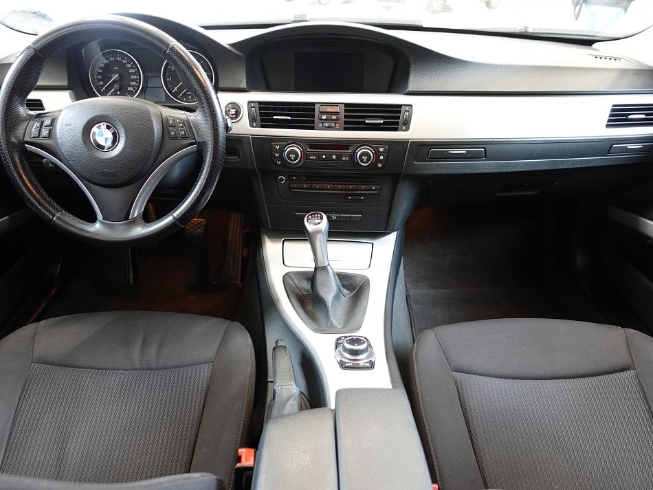 BMW Řada 3 3.0i  330Xi