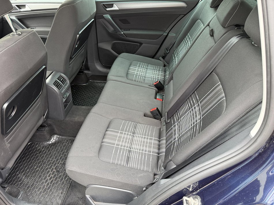 Volkswagen Sportsvan 2.0 TDi Lounge