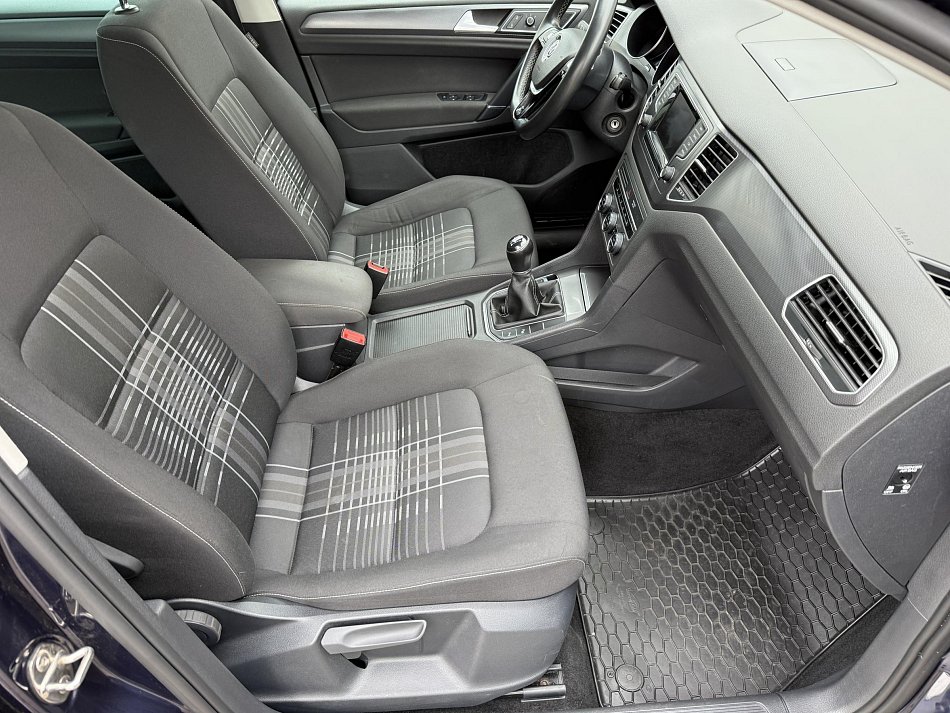 Volkswagen Sportsvan 2.0 TDi Lounge