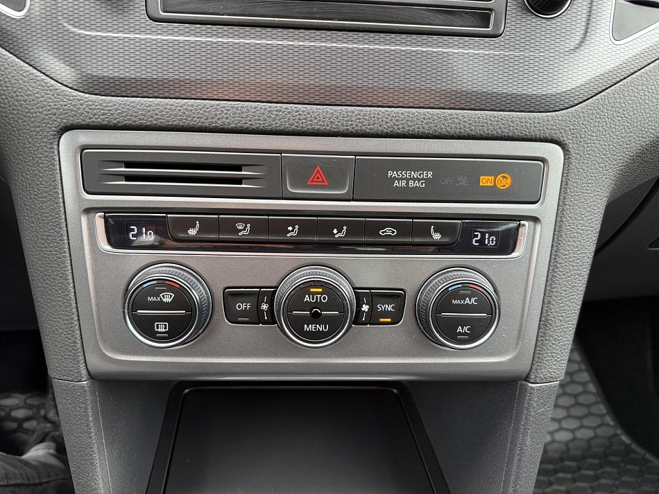 Volkswagen Sportsvan 2.0 TDi Lounge
