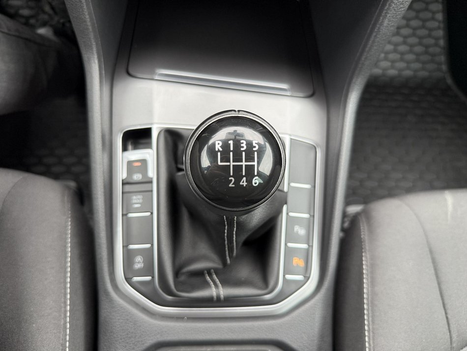 Volkswagen Sportsvan 2.0 TDi Lounge