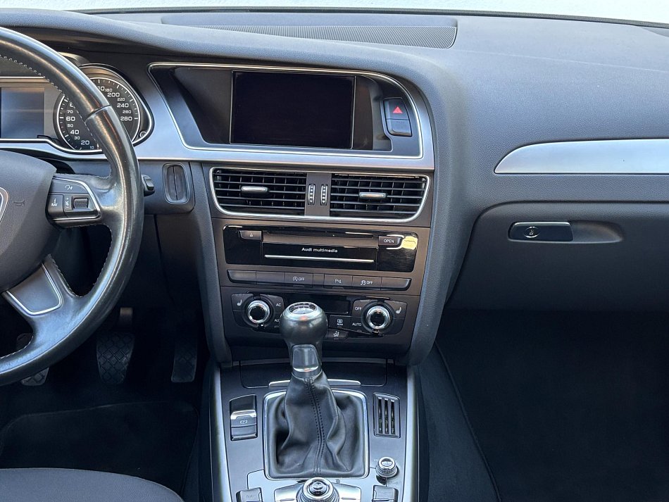 Audi A4 2.0 TDi Attraction