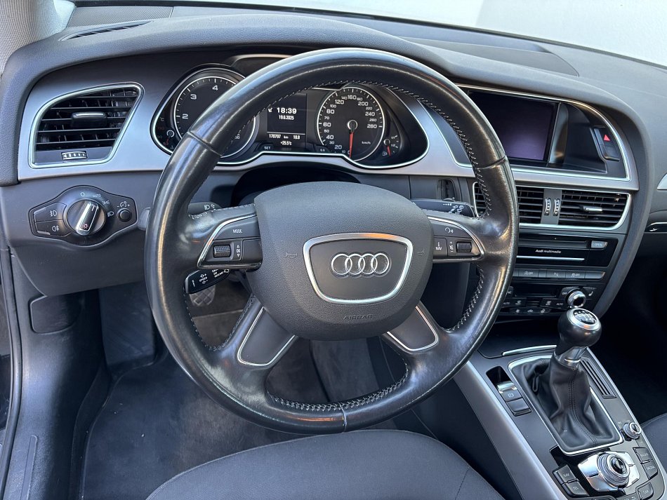 Audi A4 2.0 TDi Attraction