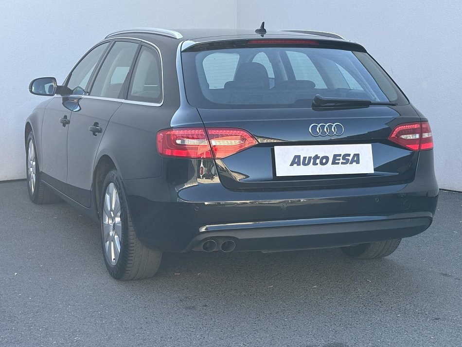 Audi A4 2.0 TDi Attraction