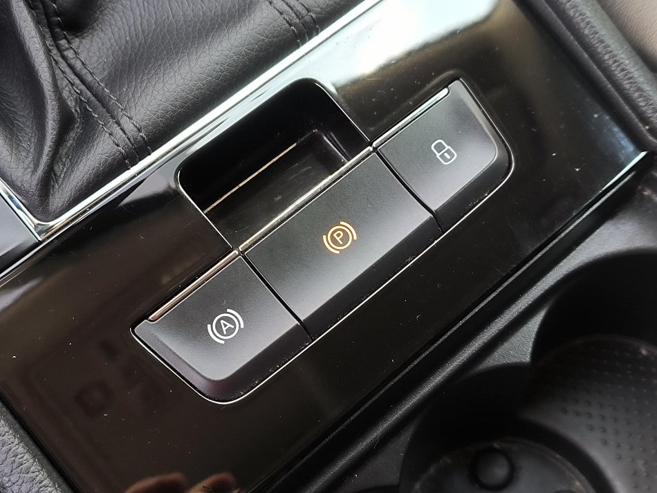 Škoda Superb III 2.0 TDi L&K