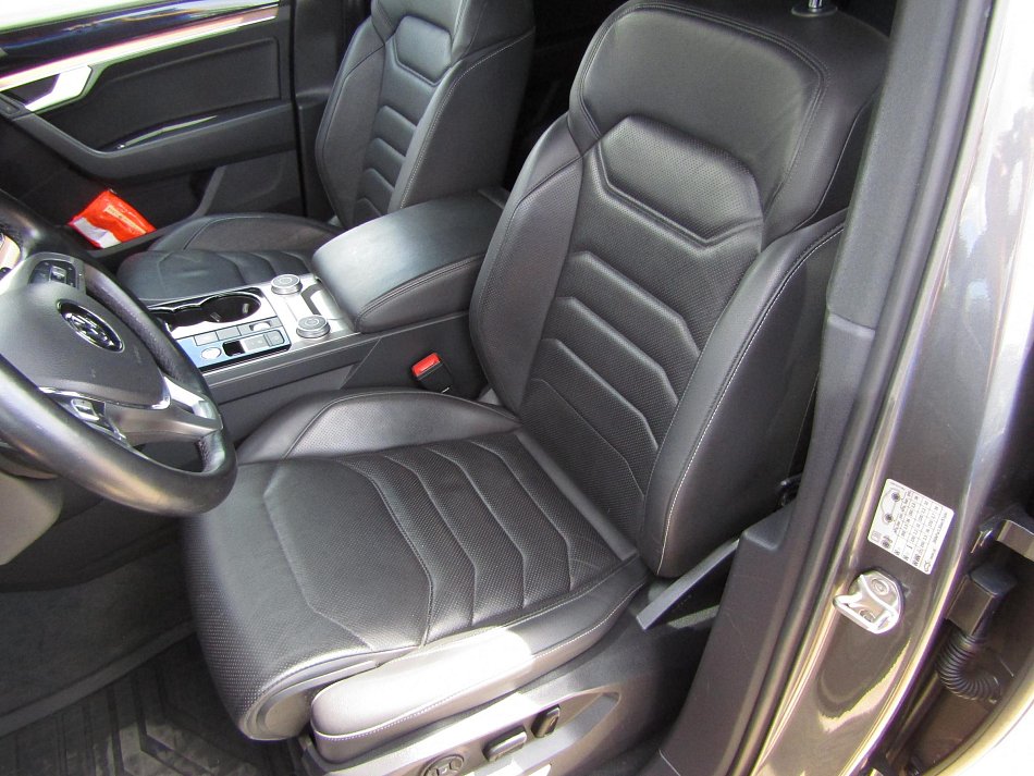 Volkswagen Touareg 3.0TDi  4x4
