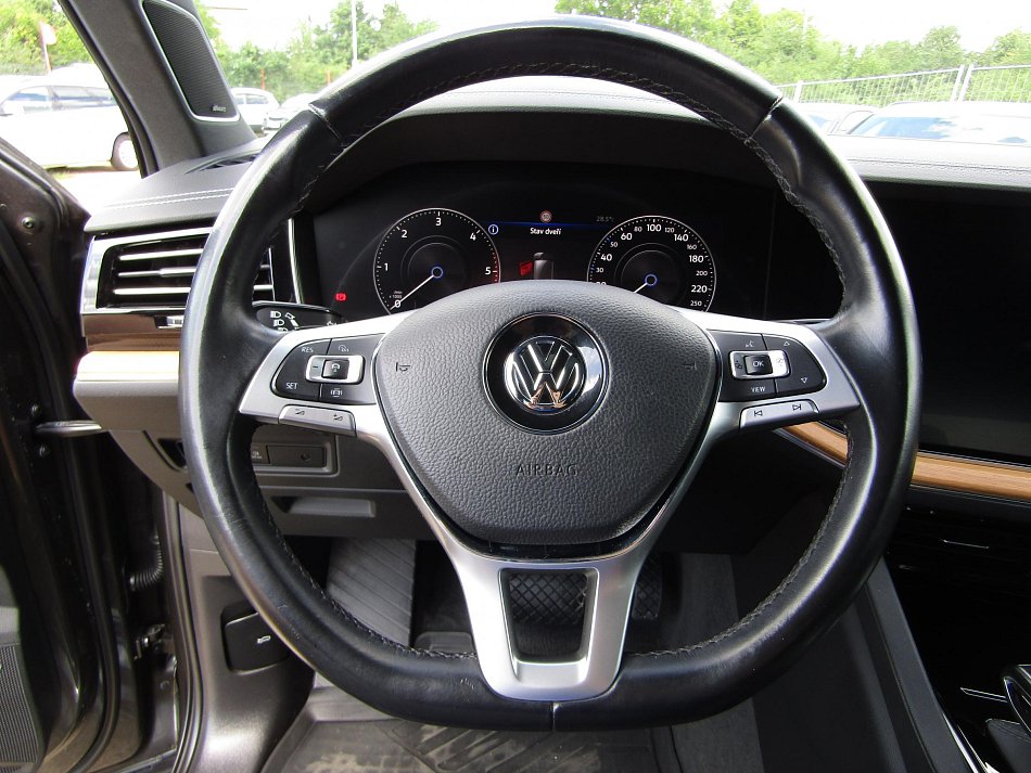 Volkswagen Touareg 3.0TDi  4x4