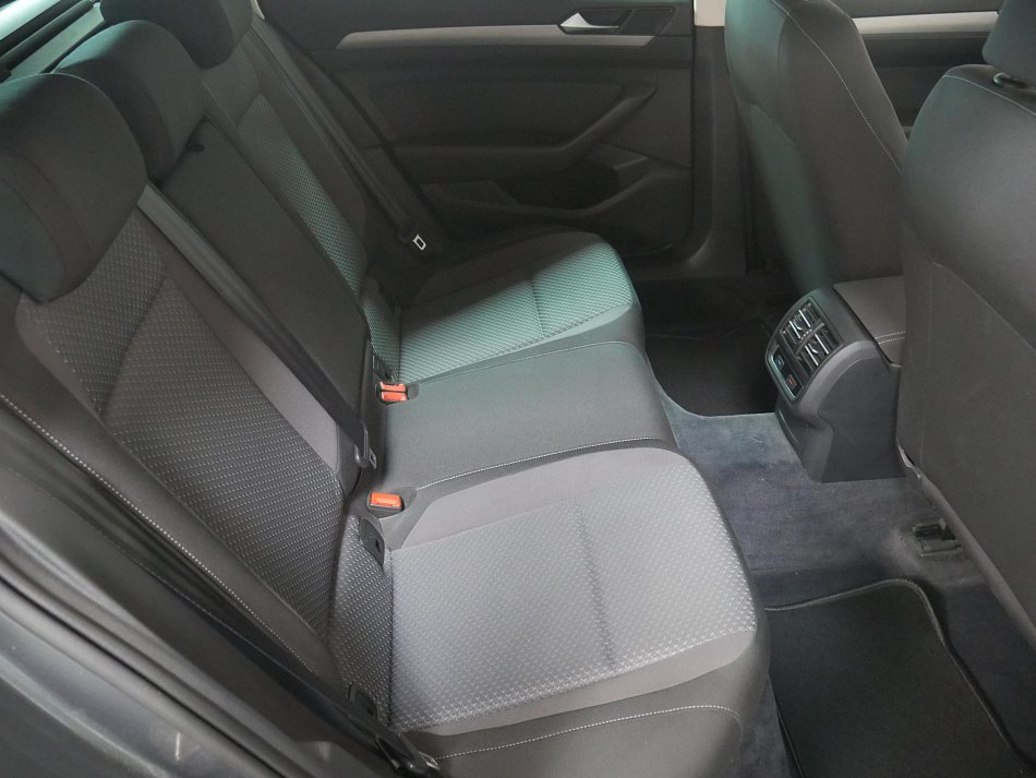 Volkswagen Passat 1.6 TDi Trendline