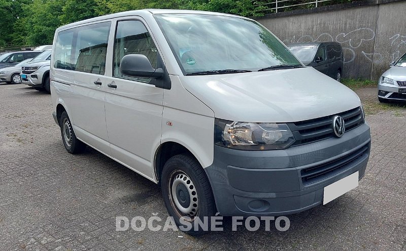 Volkswagen Transporter 2.0TDi  9míst