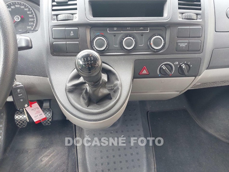 Volkswagen Transporter 2.0TDi  9míst