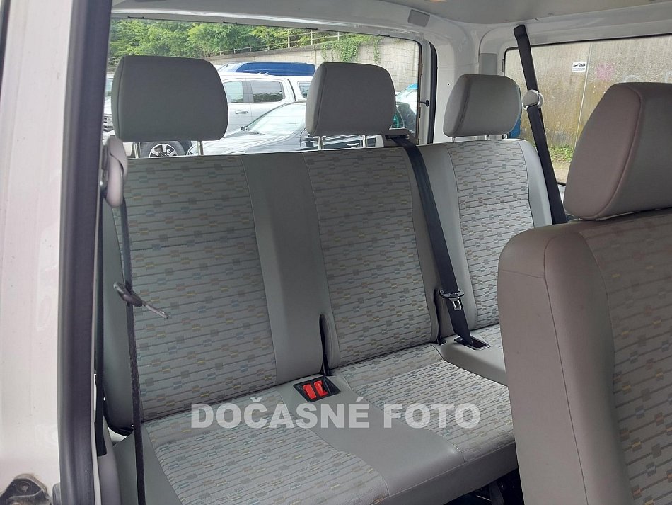 Volkswagen Transporter 2.0TDi  9míst