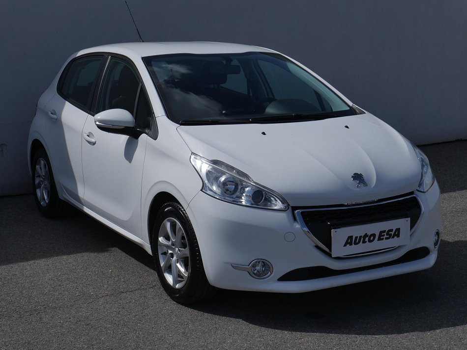 Peugeot 208 1.0i 
