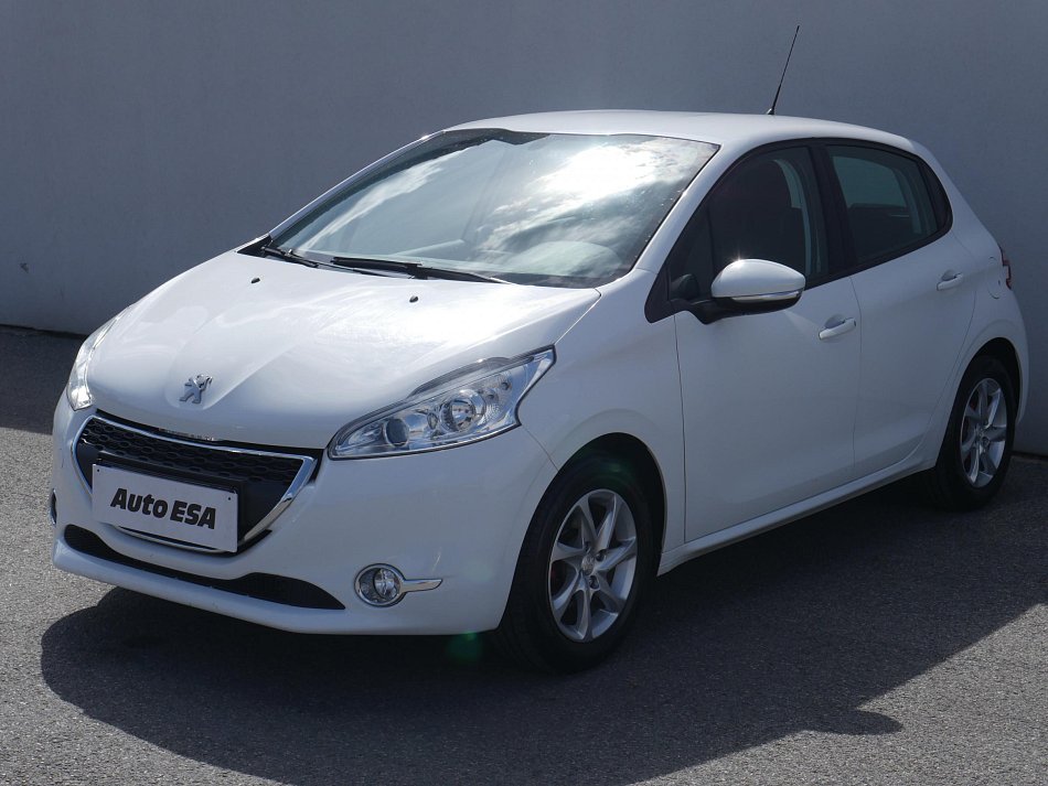Peugeot 208 1.0i 