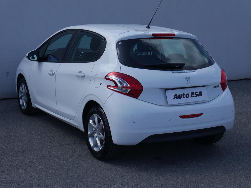 Peugeot 208 1.0i 