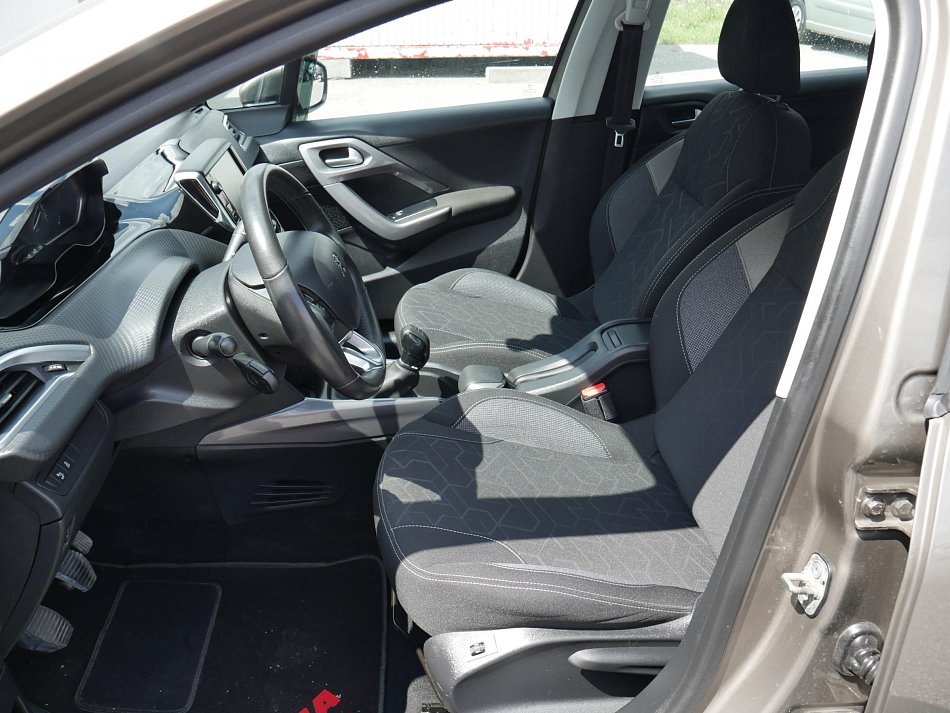 Peugeot 2008 1.2 PT Active
