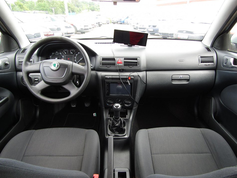 Škoda Octavia 1.6i Tour